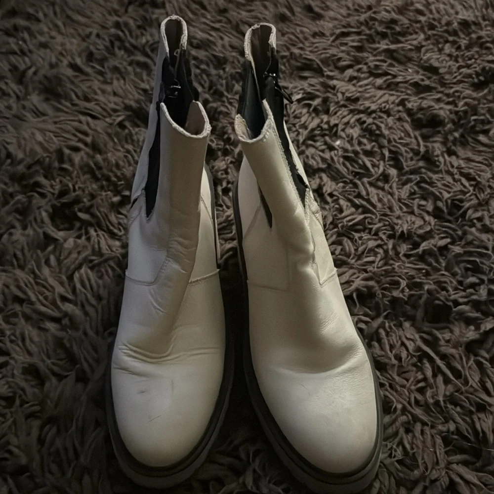 Free people James Chelsea boots bone and black
